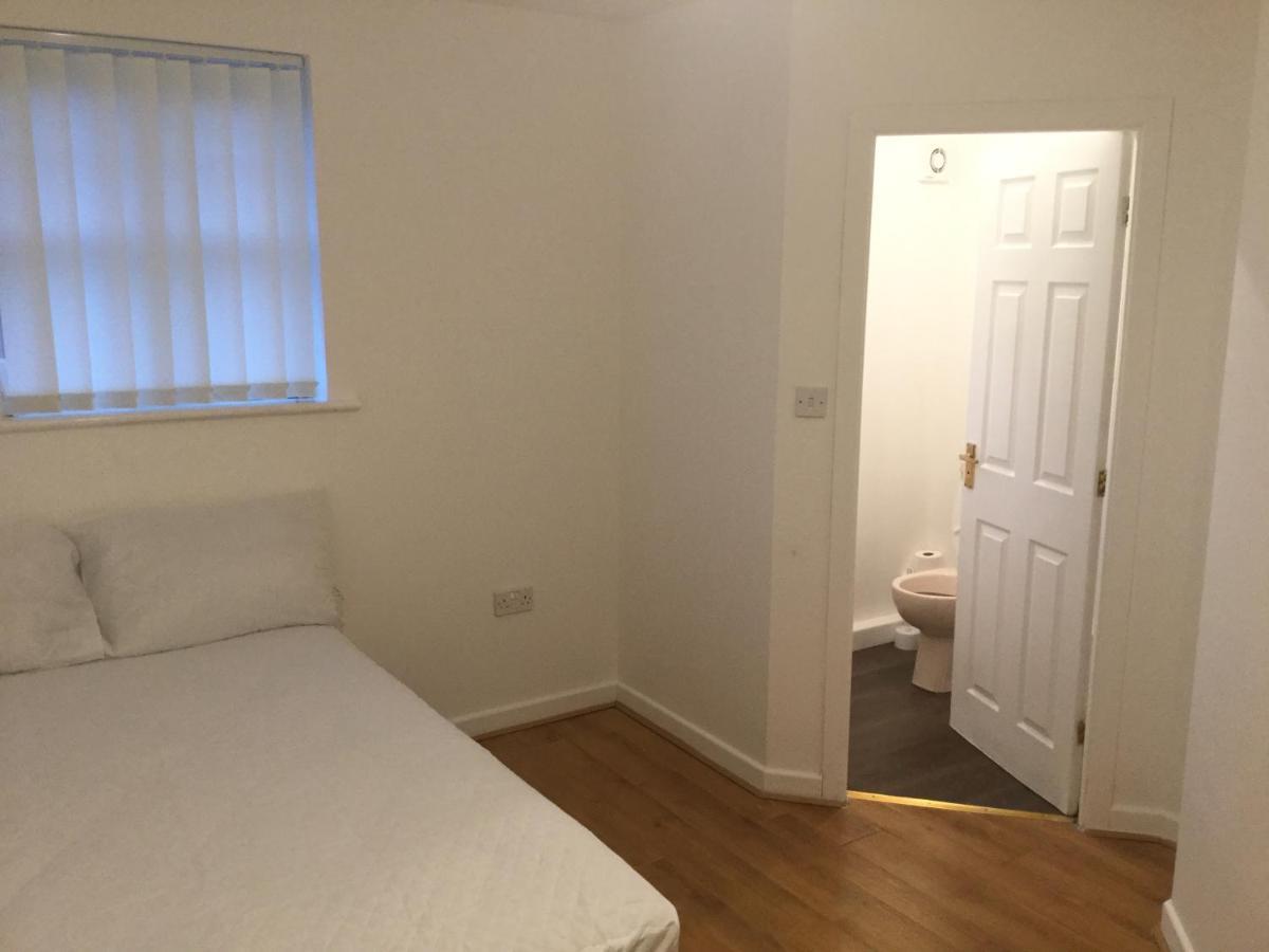 Quiet Residential Area Within Easy Reach Of Town Leilighet Manchester Eksteriør bilde