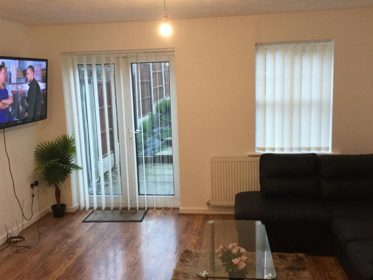 Quiet Residential Area Within Easy Reach Of Town Leilighet Manchester Eksteriør bilde